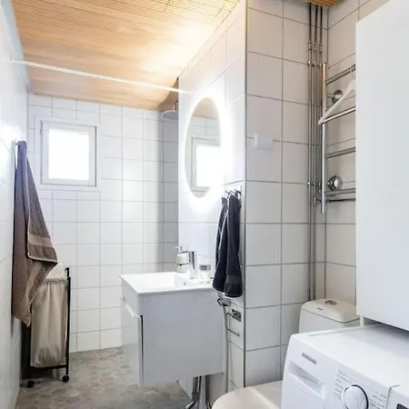 Tilava Ja Moderni Kolmio Kalliossa * Helsinki